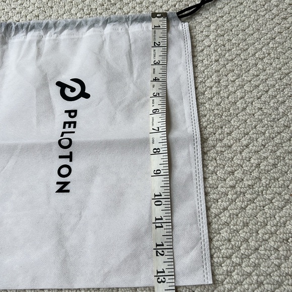 Peloton drawstring accessory bag - Picture 2 of 3